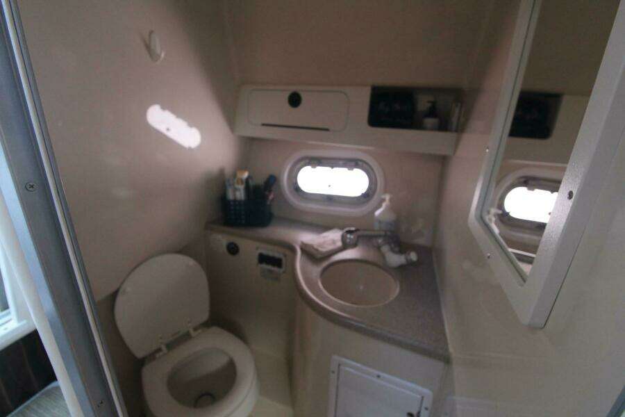 2004 Four Winns 348 Vista