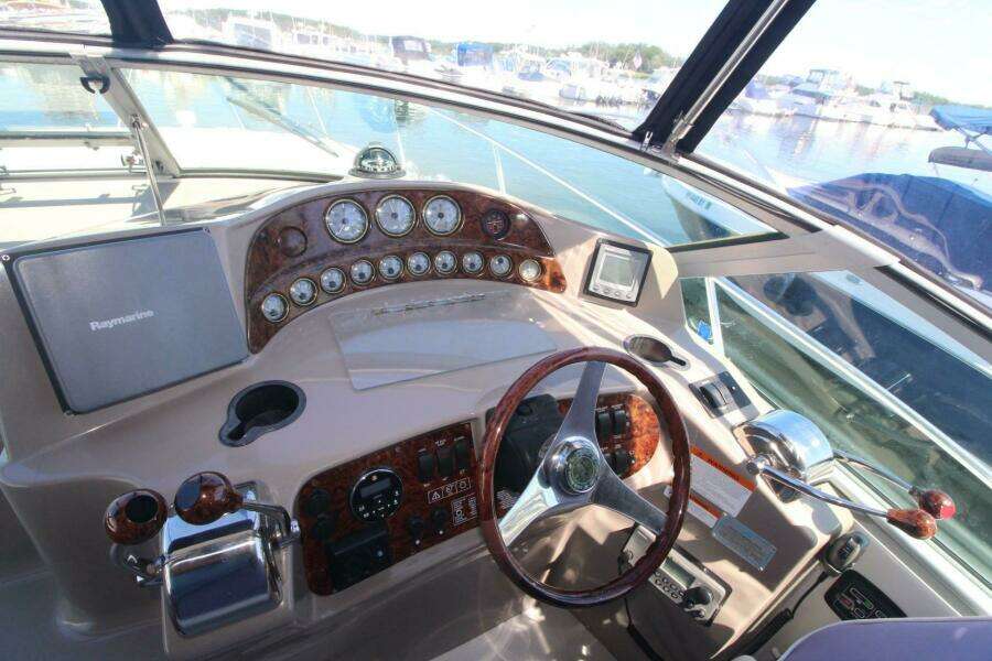 2004 Four Winns 348 Vista