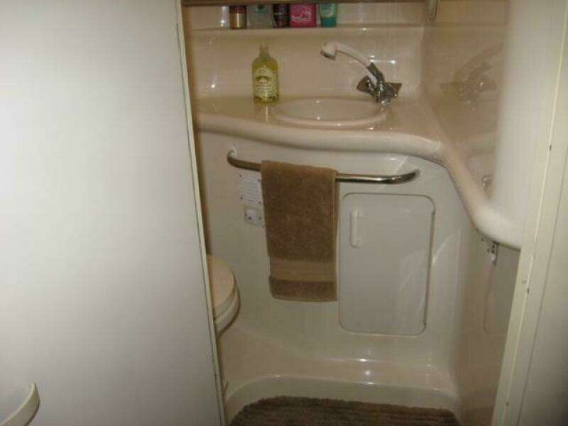 1998 Sea Ray 330 Express