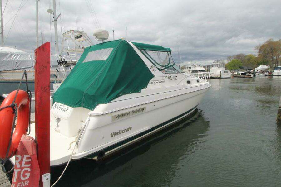 1998 Wellcraft 3200 Martinique