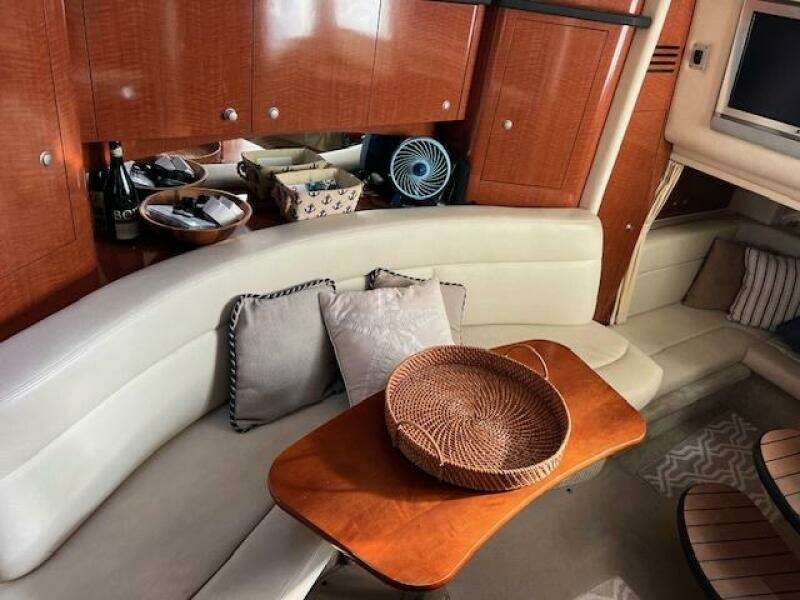 2005 Sea Ray 320 Sundancer
