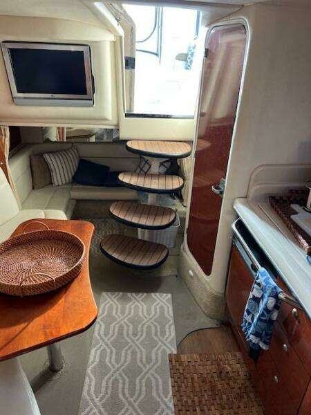 2005 Sea Ray 320 Sundancer