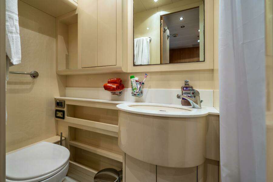 2008 Overmarine Mangusta 108