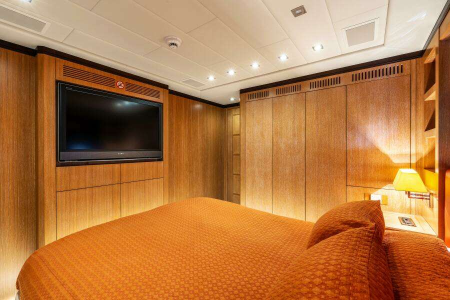 2008 Overmarine Mangusta 108
