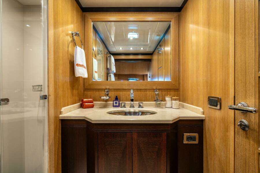 2008 Overmarine Mangusta 108