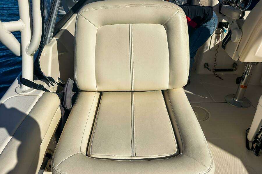 2016 Grady-White 255 Freedom