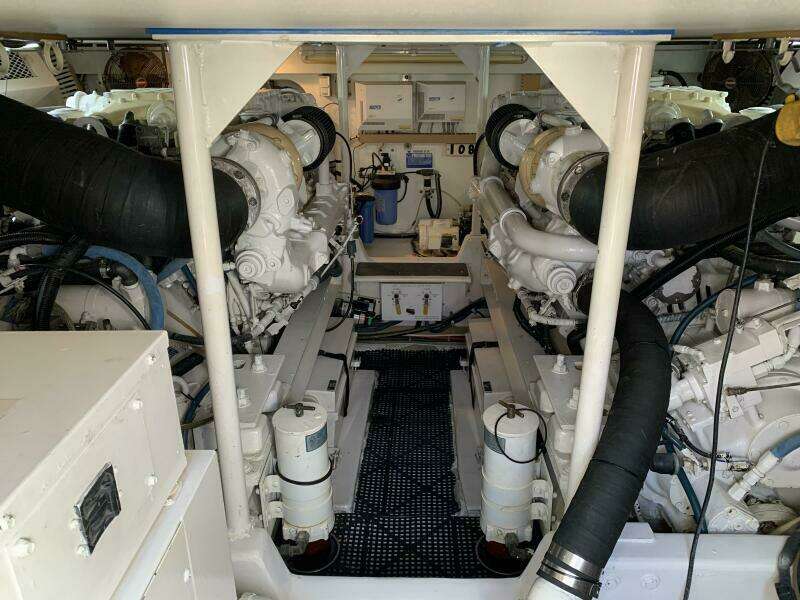 2000 Viking 50 Convertible Sportfish