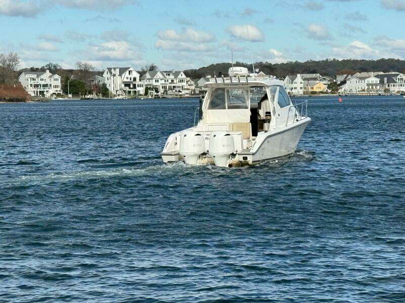 2017 Pursuit OS 325 Offshore