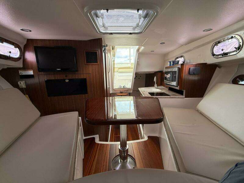 2017 Pursuit OS 325 Offshore