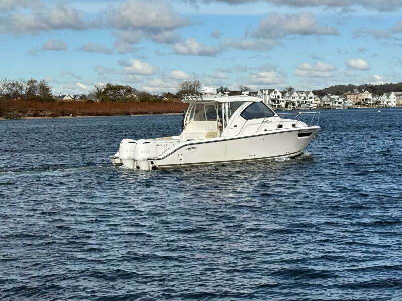 2017 Pursuit OS 325 Offshore