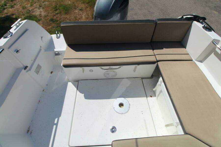 2017 Jeanneau NC Sport 695