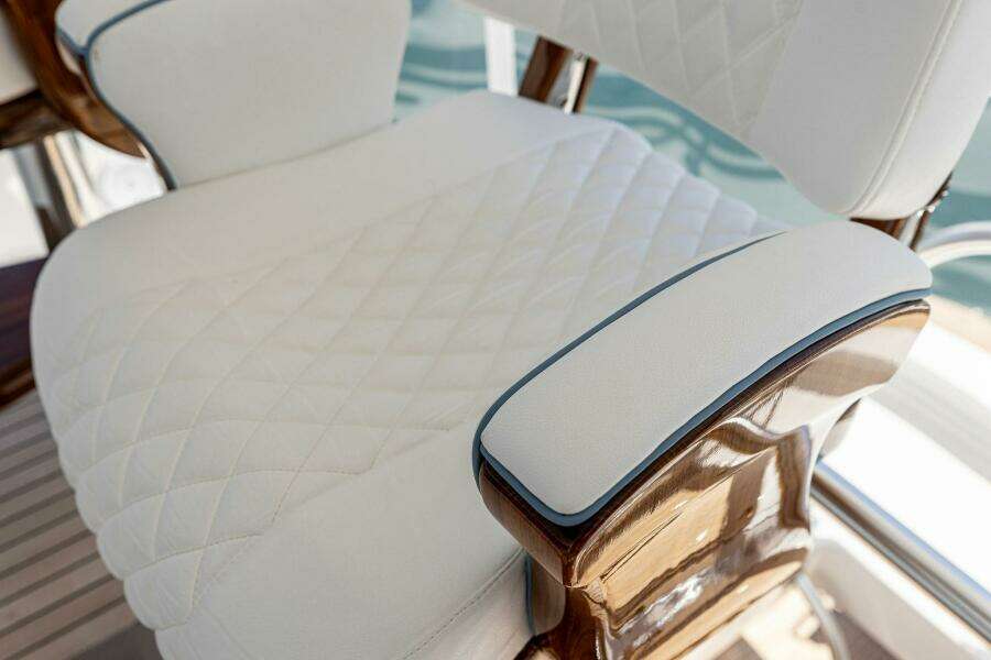 2026 Viking 82 Convertible- TEAM HARVEY I- Helm