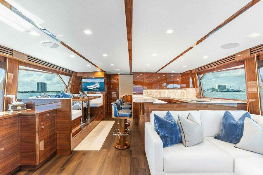 2026 Viking 82 Convertible- TEAM HARVEY I- Salon