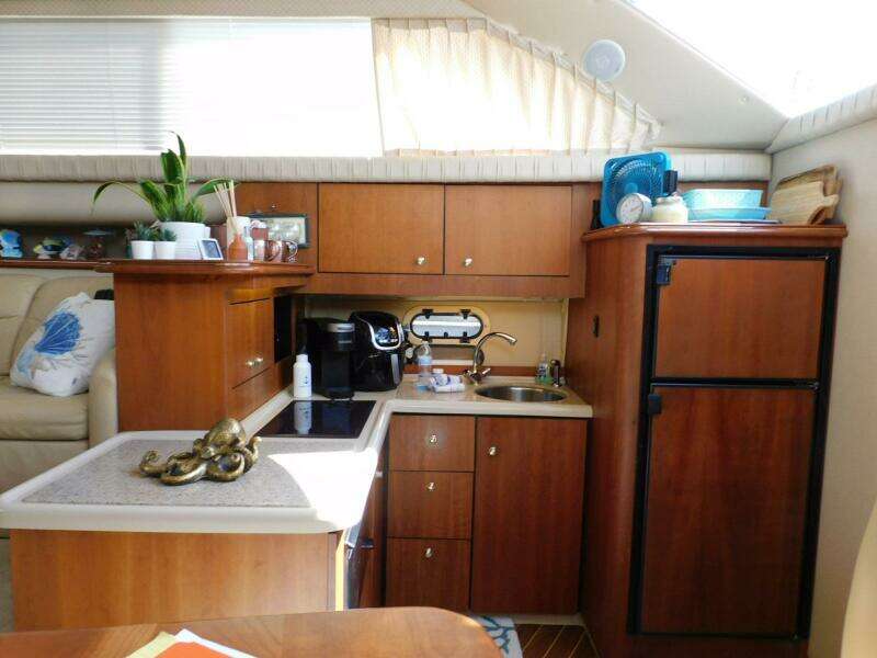 2003 Cruisers Yachts 3750 Motoryacht