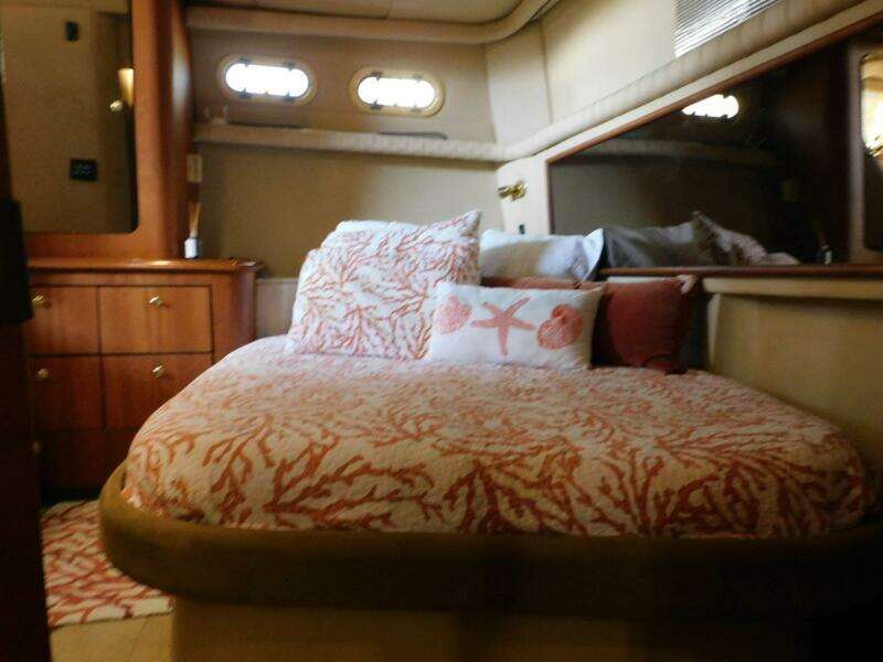 2003 Cruisers Yachts 3750 Motoryacht