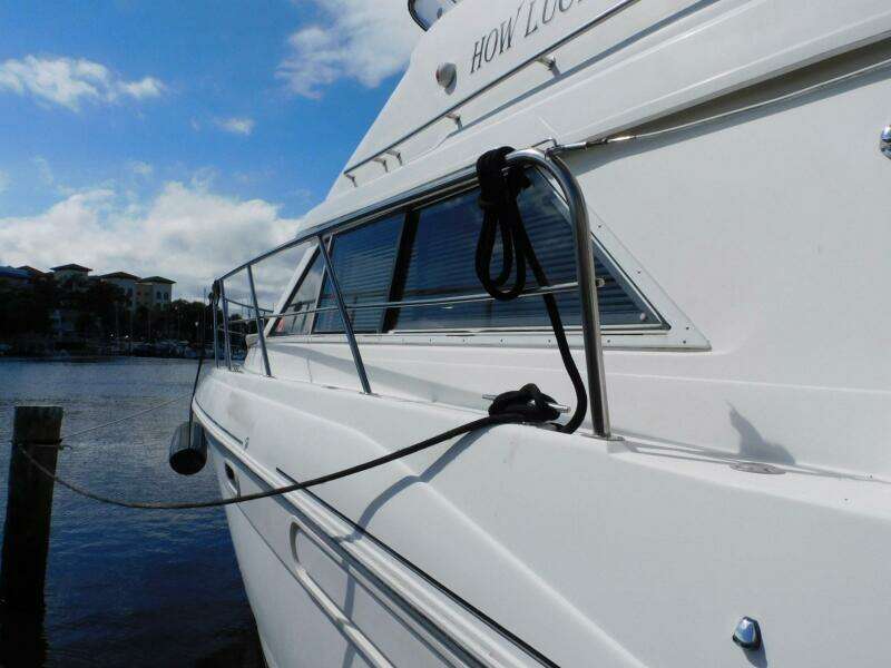 2003 Cruisers Yachts 3750 Motoryacht