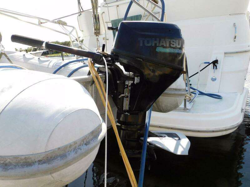 2003 Cruisers Yachts 3750 Motoryacht