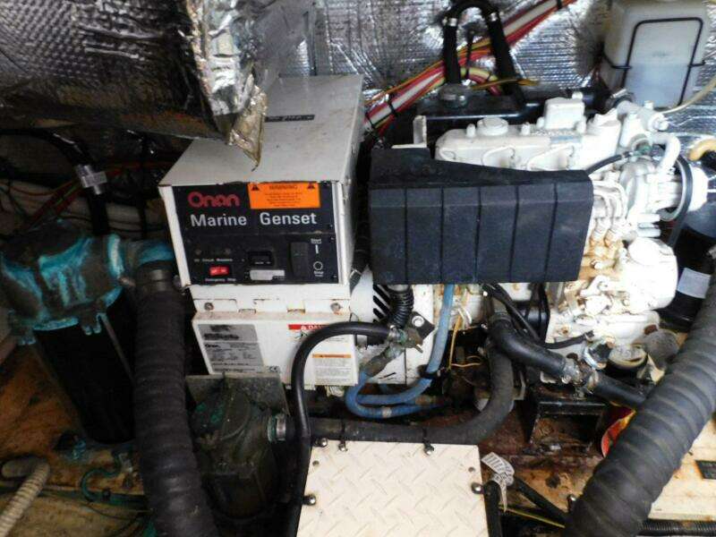 2003 Cruisers Yachts 3750 Motoryacht