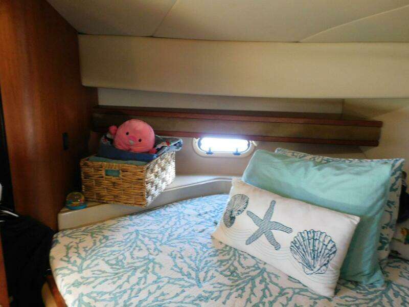 2003 Cruisers Yachts 3750 Motoryacht