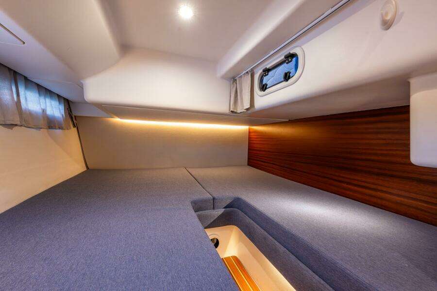 2023 Nimbus 405 Flybridge