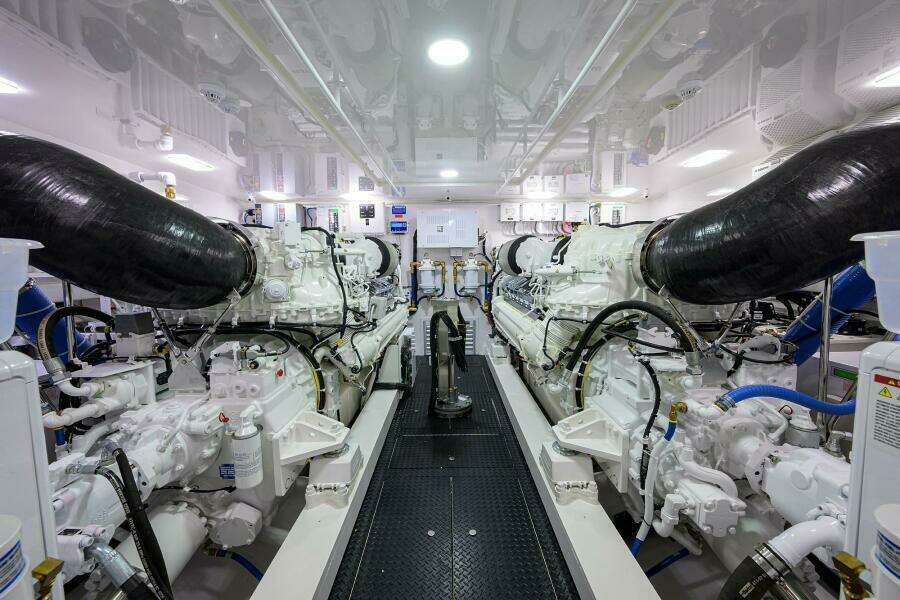 Viking 80 - KEMOSABE - Engine Room