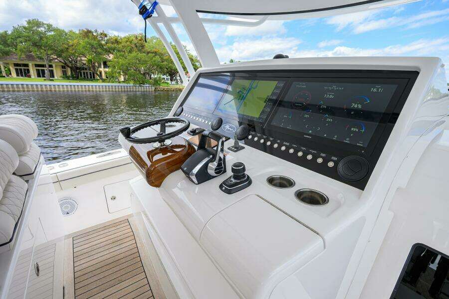 Valhalla 55 - LITTLE KEMOSABE - Helm Station Electronics 