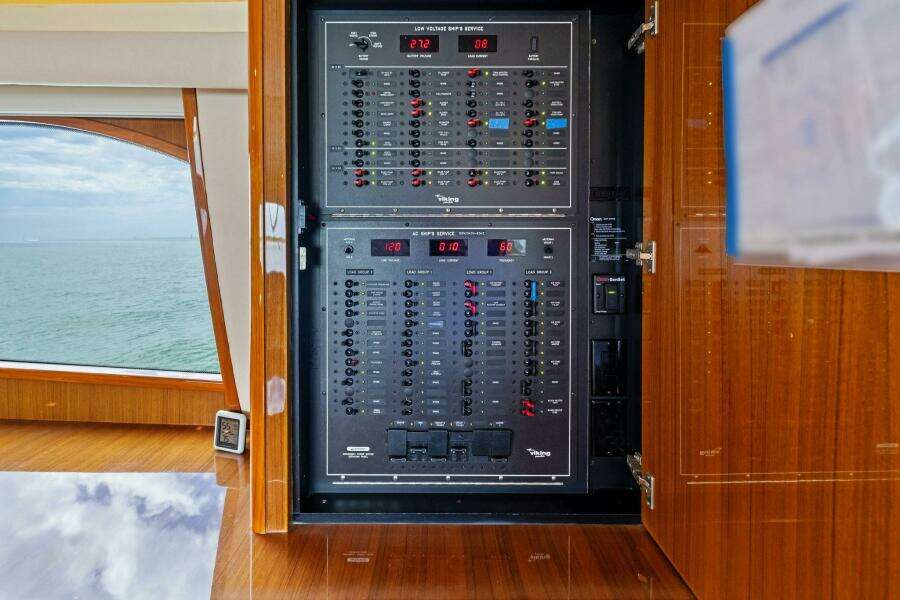 2006 Viking 56 Convertible SUMMER SALT