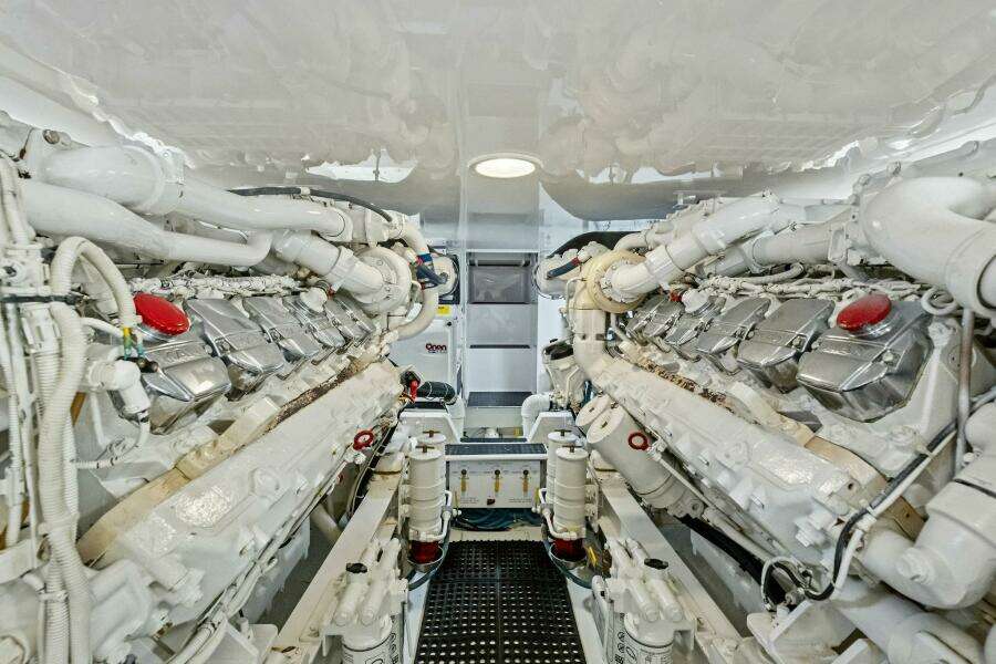 2006 Viking 56 Convertible SUMMER SALT