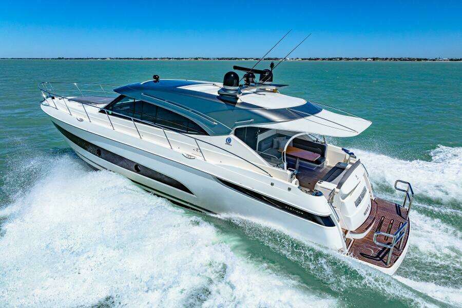 2022 Riviera 5400 Sport Yacht Platinum Edition