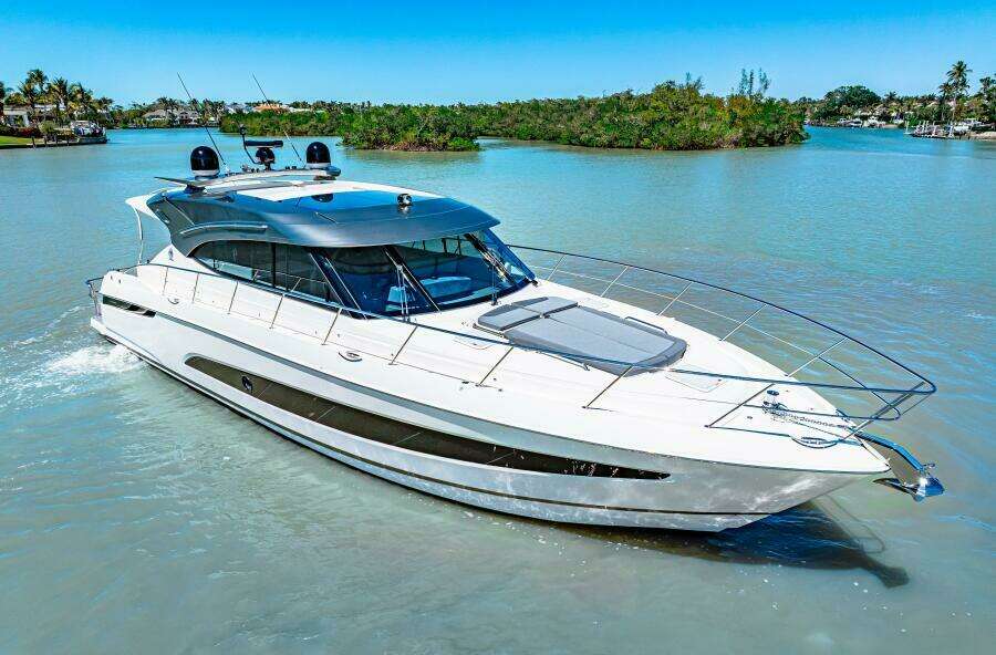 2022 Riviera 5400 Sport Yacht Platinum Edition