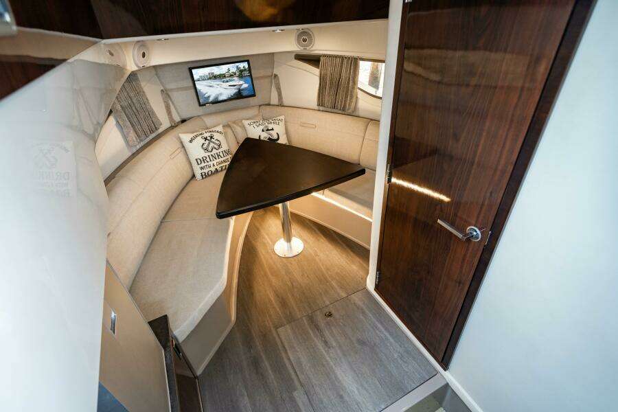 2021 Sea Ray Sundancer 32 Outboard