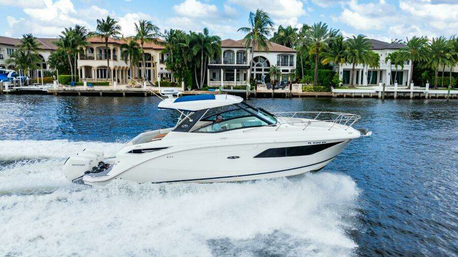 2021 Sea Ray Sundancer 32 Outboard