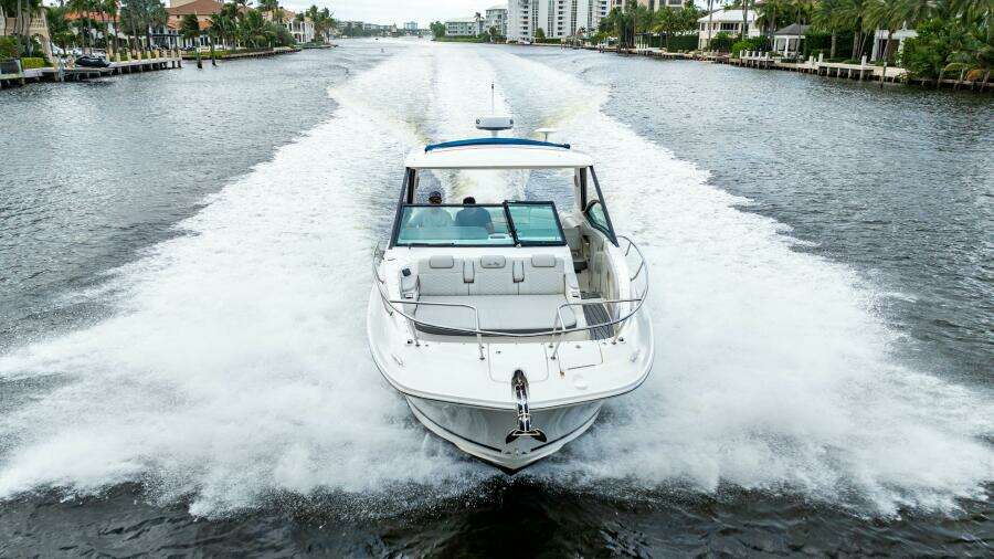 2021 Sea Ray Sundancer 32 Outboard