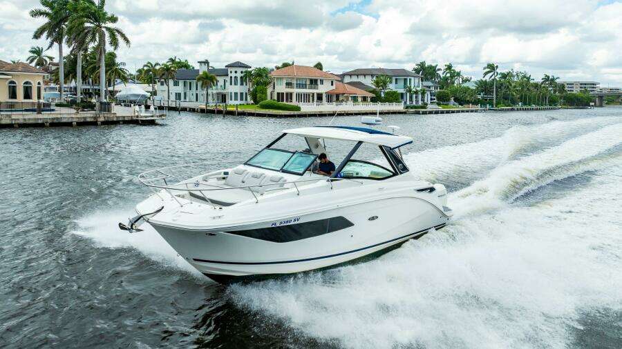 2021 Sea Ray Sundancer 32 Outboard