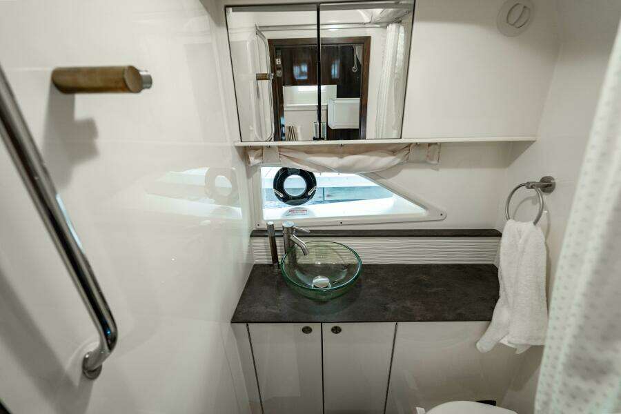 2021 Sea Ray Sundancer 32 Outboard