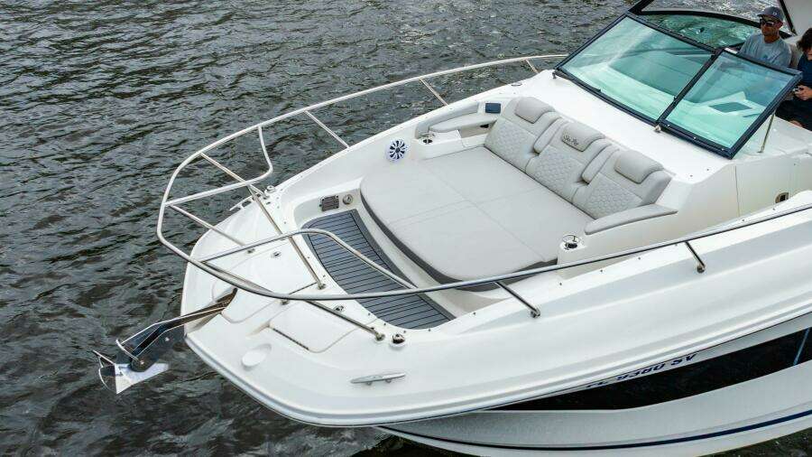 2021 Sea Ray Sundancer 32 Outboard