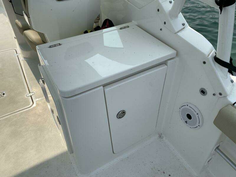 2021 Pursuit 266 Dual Console