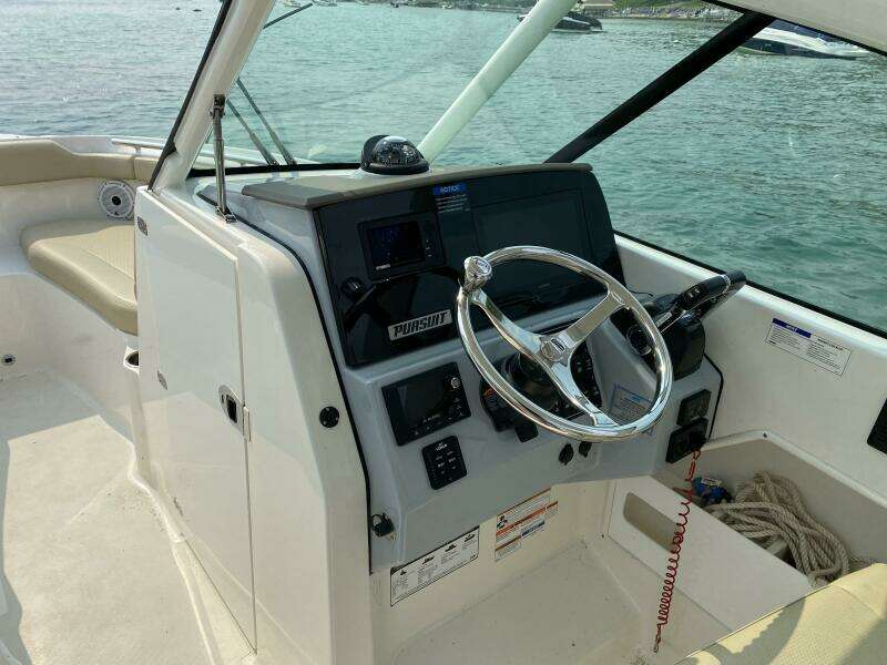 2021 Pursuit 266 Dual Console