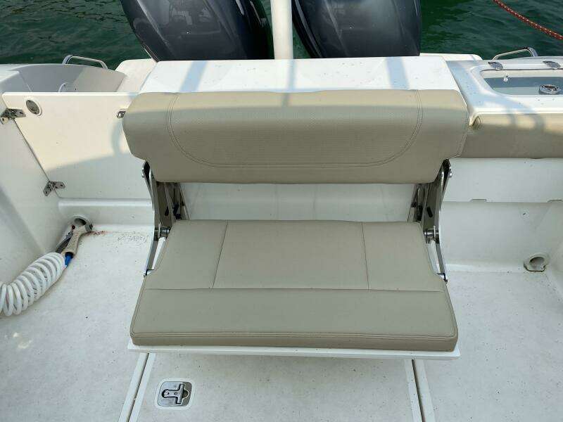 2021 Pursuit 266 Dual Console