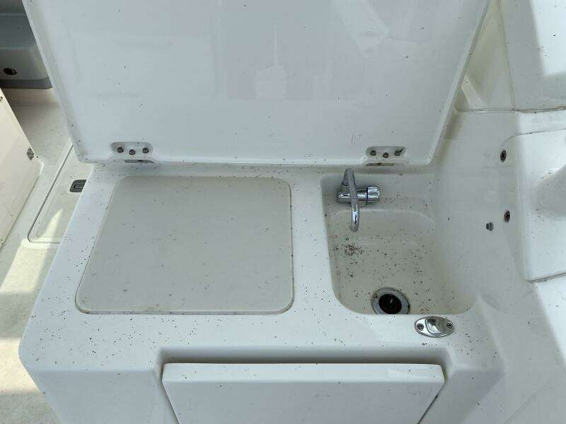 2021 Pursuit 266 Dual Console