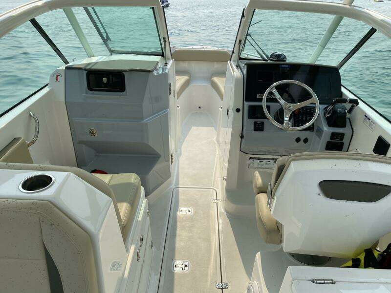 2021 Pursuit 266 Dual Console