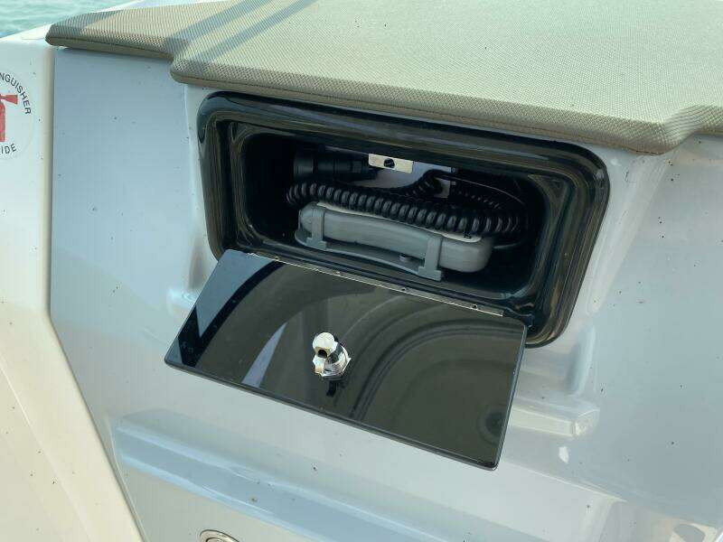 2021 Pursuit 266 Dual Console