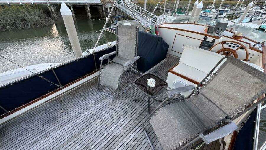 Flybridge Deck Seating