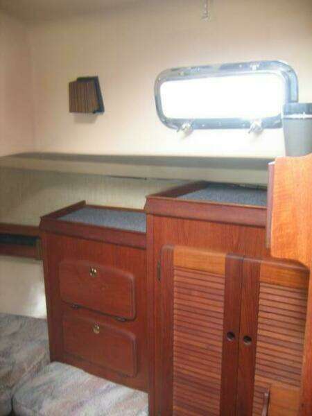 1989 Island Packet 35