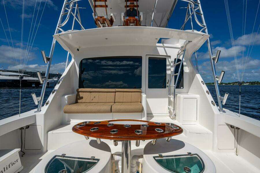 Viking 52 QUALIFIER - Cockpit