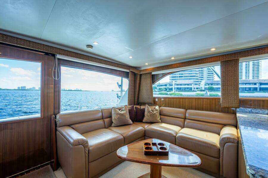 Viking 52 QUALIFIER - Salon