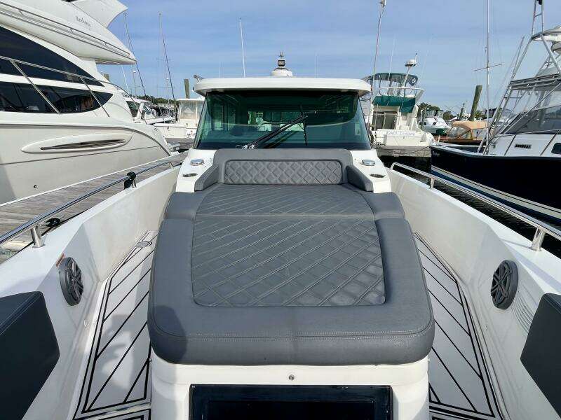 2018 Axopar 37 Sport Cabin R