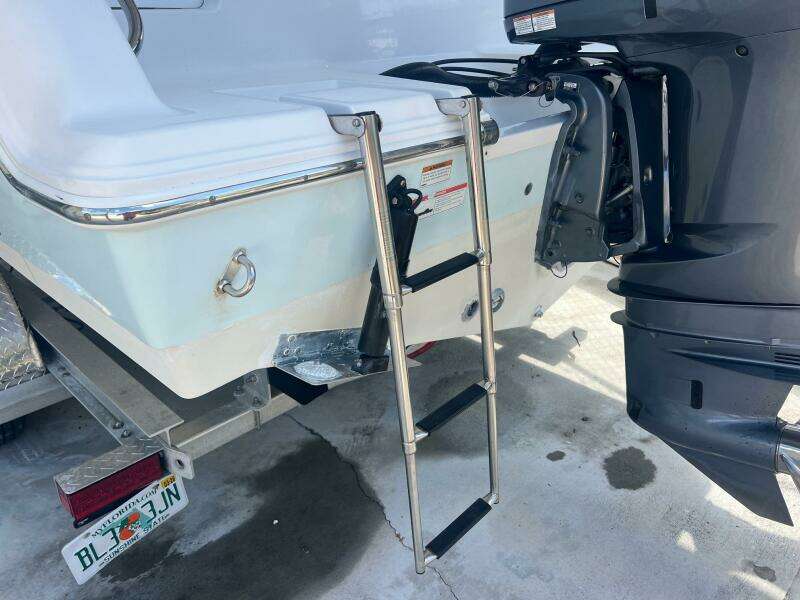 2021 Sportsman 232 Platinum Center Console