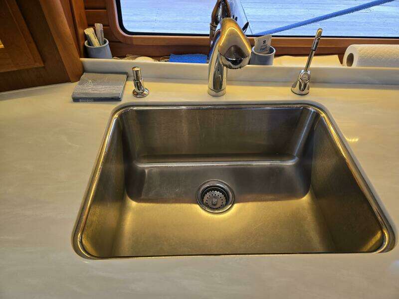 2017 Sabre 48 Flybridge