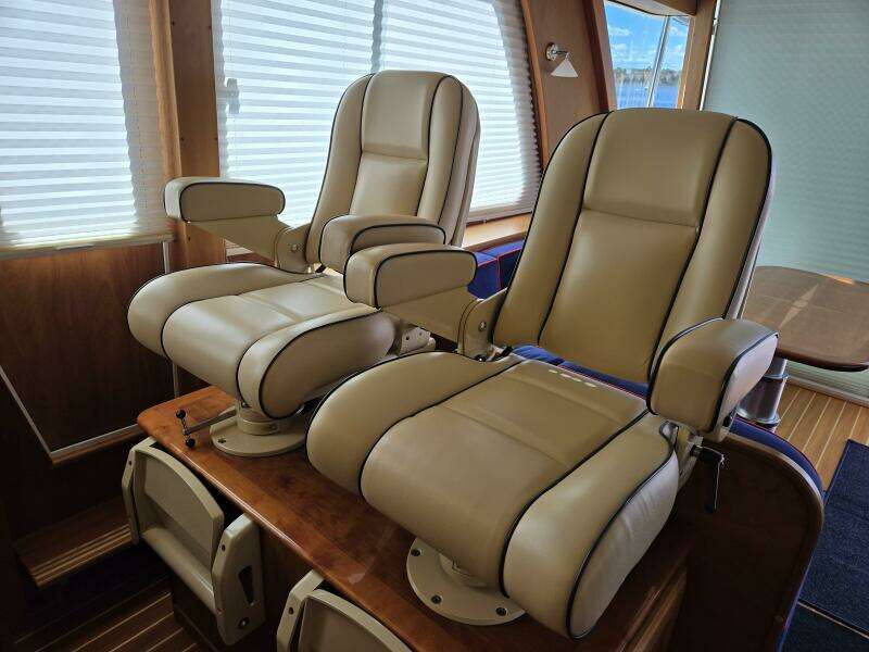 2017 Sabre 48 Flybridge